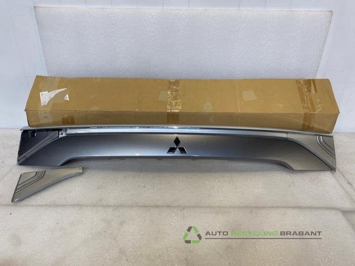 Sierlijst achterklep van een Mitsubishi Outlander, Auto-onderdelen, Gebruikt, -, -, Ophalen of Verzenden