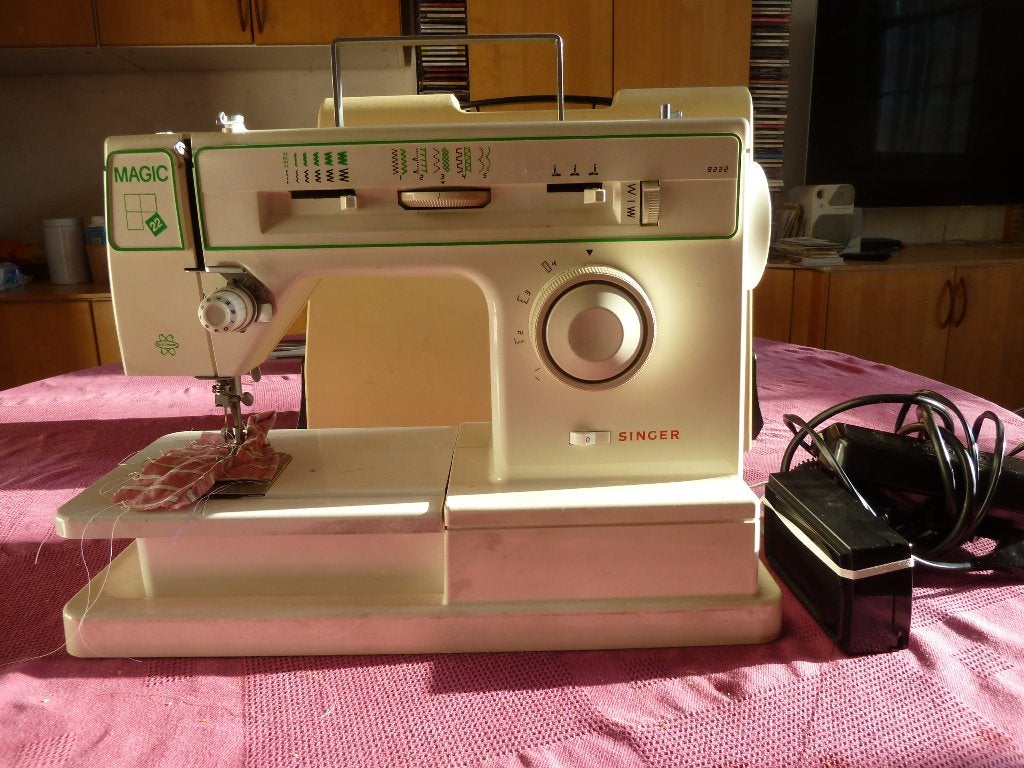 Singer zigzag-naaimachine, gebruikt maar werkt goed., Hobby en Vrije tijd, Naaimachines en Toebehoren, Ophalen, Zo goed als nieuw