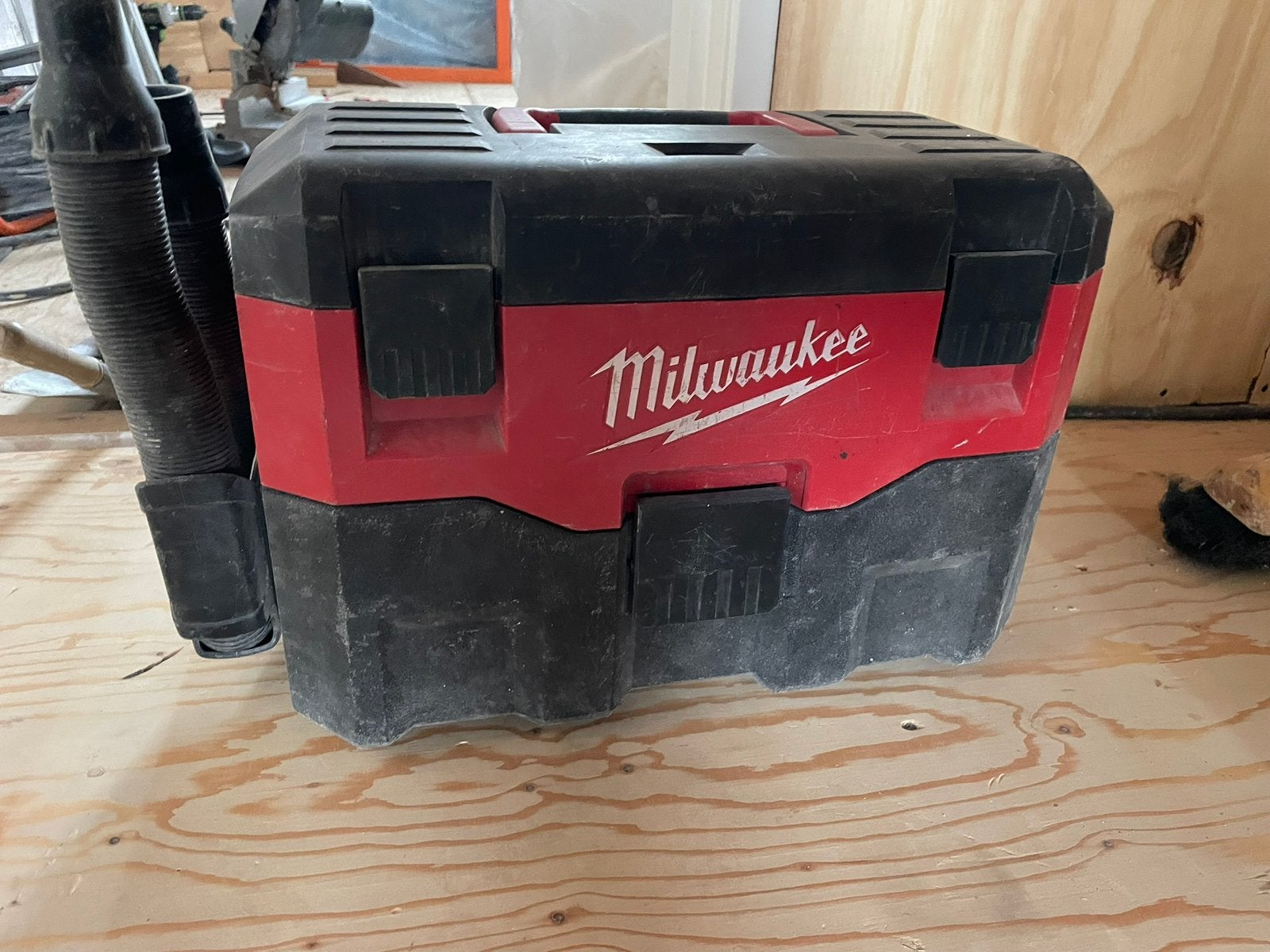 Milwaukee accu stofzuiger, Ophalen of Verzenden, Gebruikt