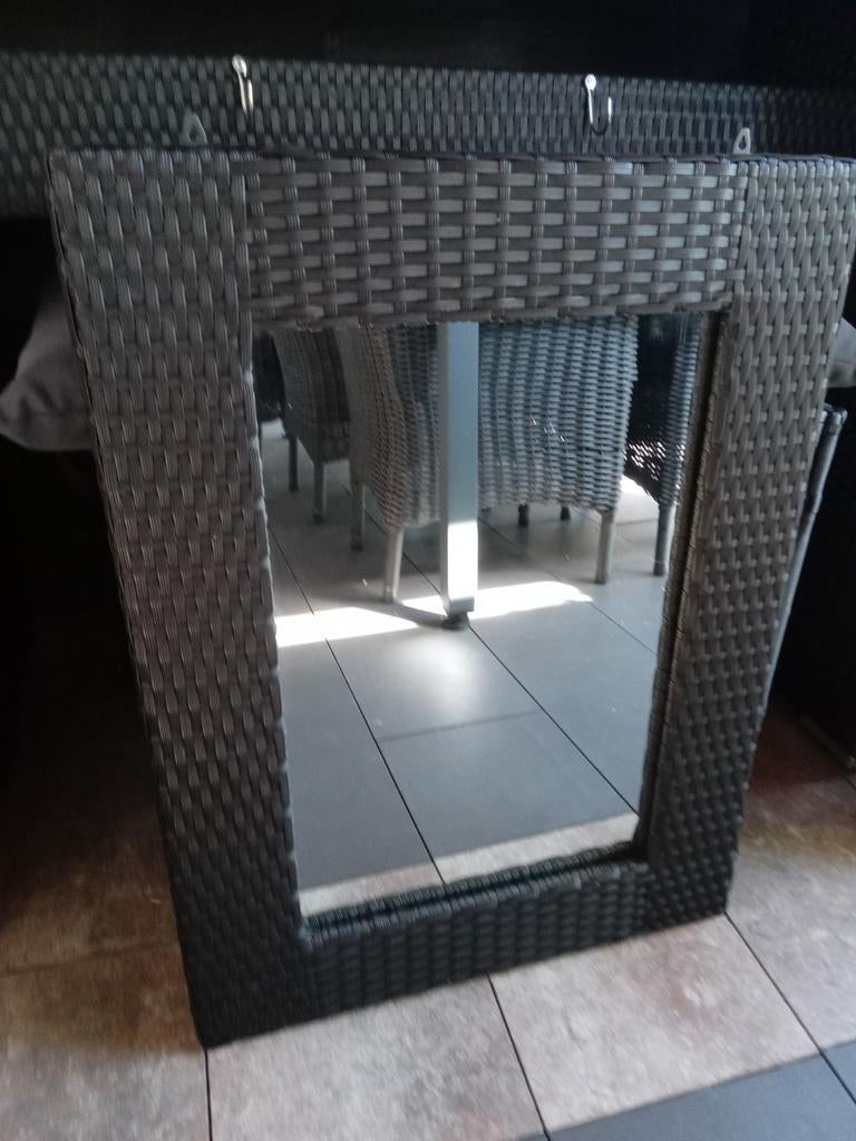 Rattan Kunststof Buiten Spiegel 80x60cm, Huis en Inrichting, Woonaccessoires | Spiegels, Ophalen, Zo goed als nieuw, Minder dan 100 cm