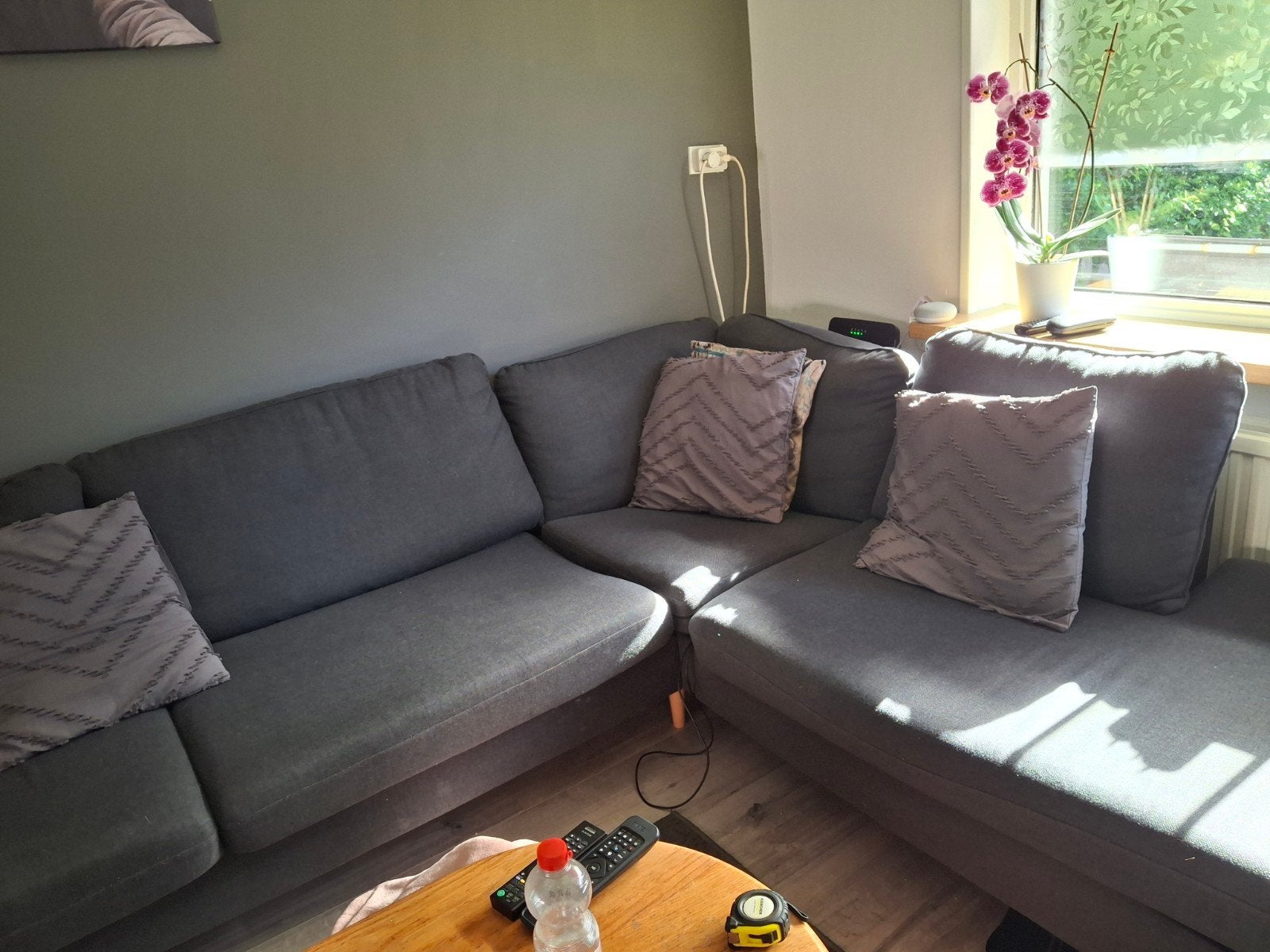 Grote hoekbank met losse kussens - 270x220 cm, Huis en Inrichting, Banken | Bankstellen, Ophalen, 250 tot 300 cm, Gebruikt, Hoekbank
