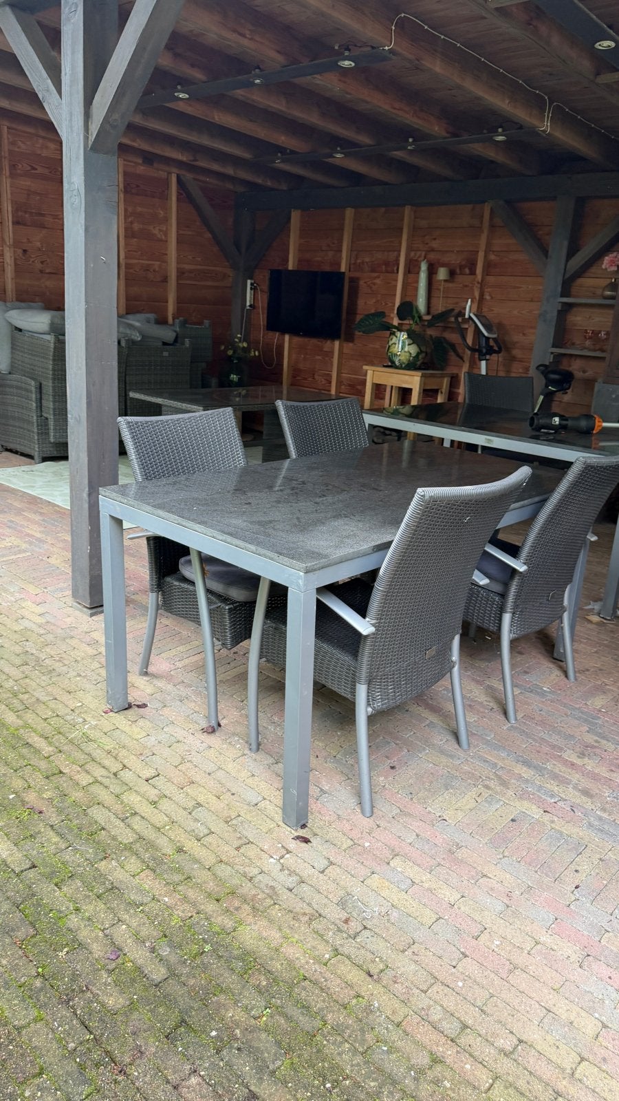 Tuinset met granieten tafel en 4 stoelen. Ik heb 2 sets, Ophalen, Overige materialen, Gebruikt, Eettafel