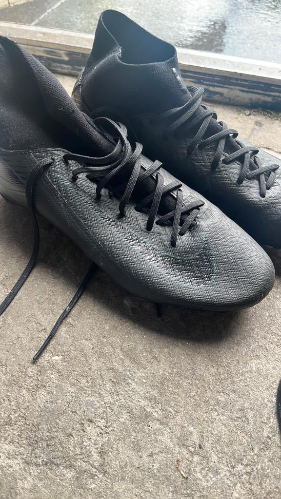 Nike voetbalschoenen maat 42, Sport en Fitness, Voetbal, Gebruikt, Maat XS of kleiner, Schoenen, Ophalen of Verzenden