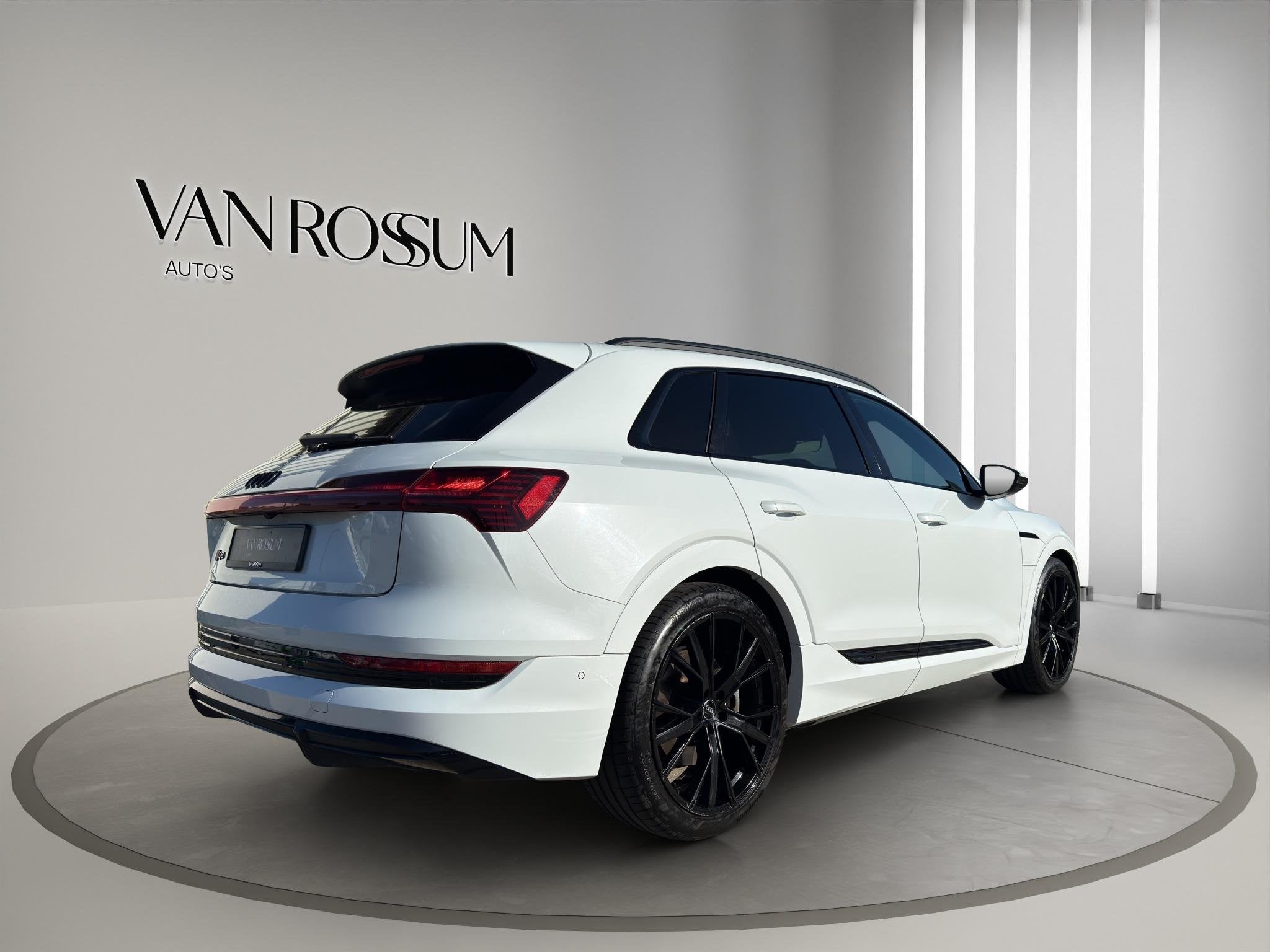Audi e-tron e-tron 50 quattro Launch edition Black | Pano |, Auto's, Automaat, Automatische klimaatregeling, Wit, Vierwielaandrijving