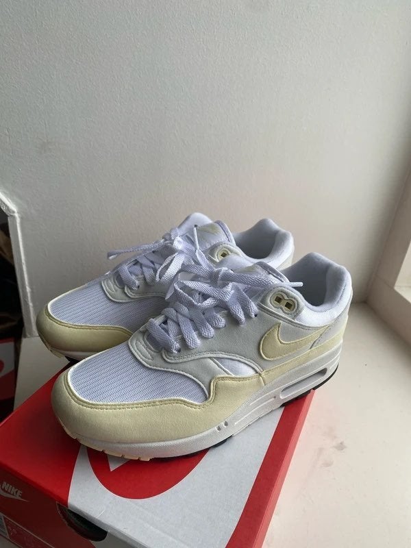 Nike air max 85 87 90 one yellow white wmns unisex, Nike air max, Geel, Nieuw, Ophalen of Verzenden