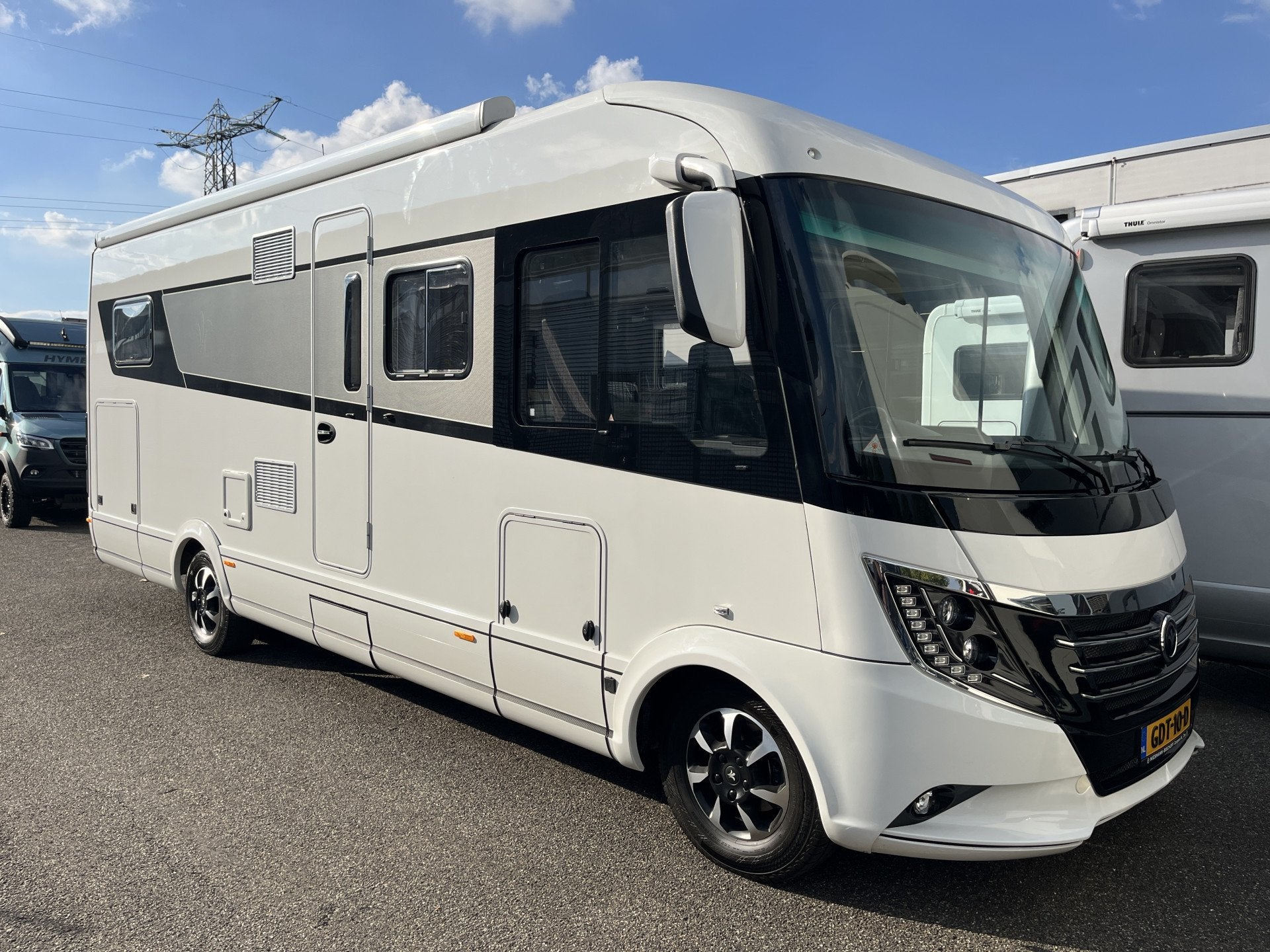 NIESMANN BISCHOFF ARTO 77E 180pk Aut 6.800km + Hefbed Levels, Niesmann+Bischoff, Galliersweg 39
5349AT  OSS, NL, Diesel, Mark@niesmannbischoff.nl