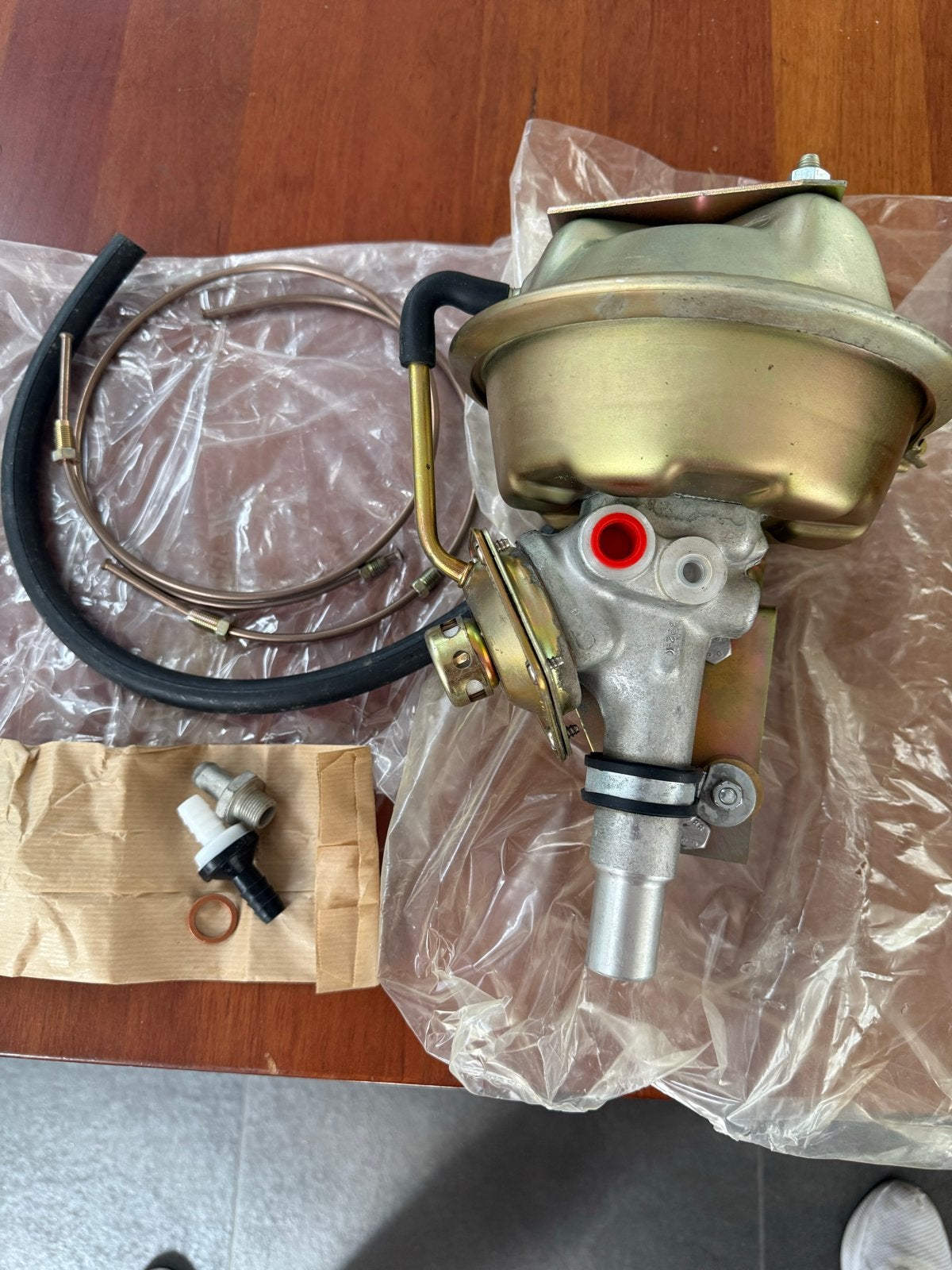 Rembekrachtiger Volvo P1800 met leidingen, Ophalen of Verzenden, Nieuw, Volvo