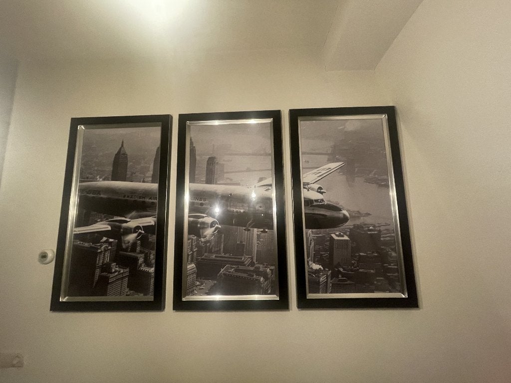3 luik vliegtuig boven NewYork, Ophalen