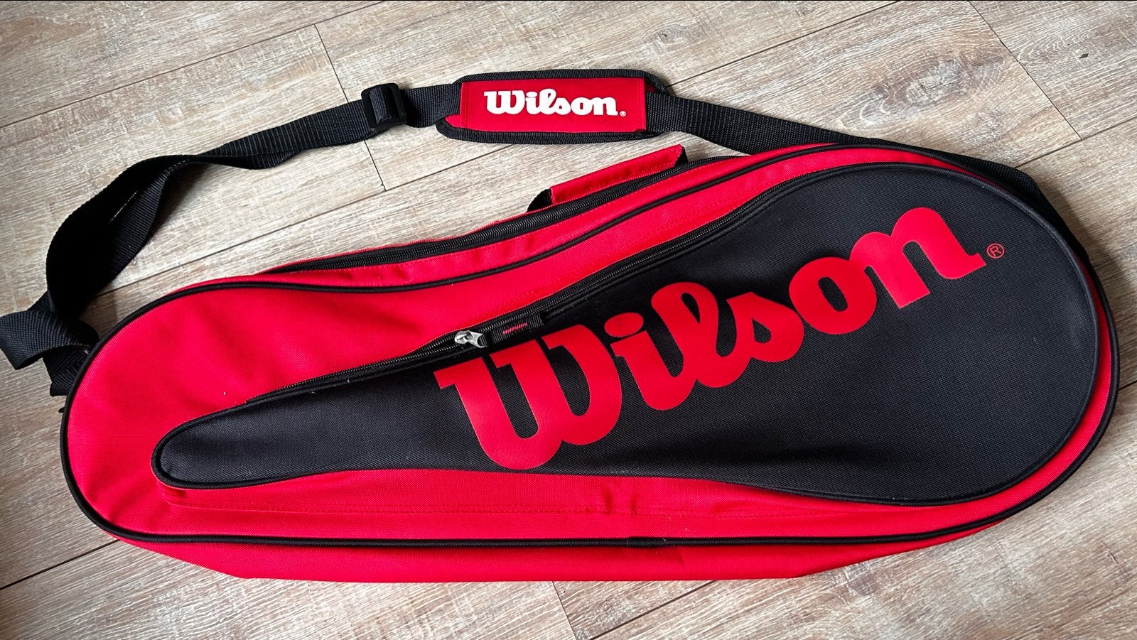 Wilson Tennistas Rood/Zwart - nieuw, L00, Nieuw, Ophalen of Verzenden, Wilson