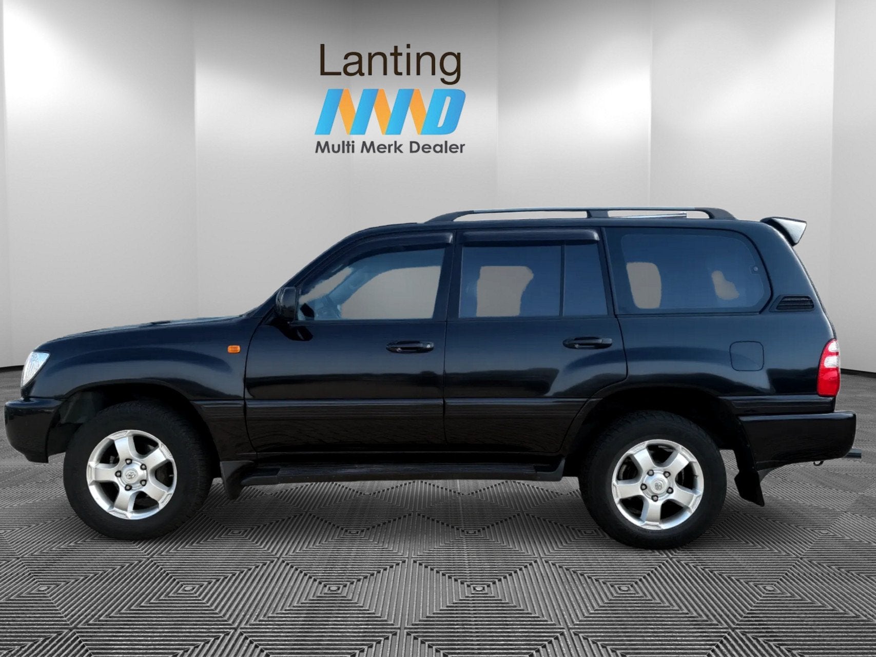 Toyota LandCruiser 100 4.7i V8 Executive 7 persoons APK 6-27, Auto's, Automaat, 238 pk, Gebruikt, 8 cilinders