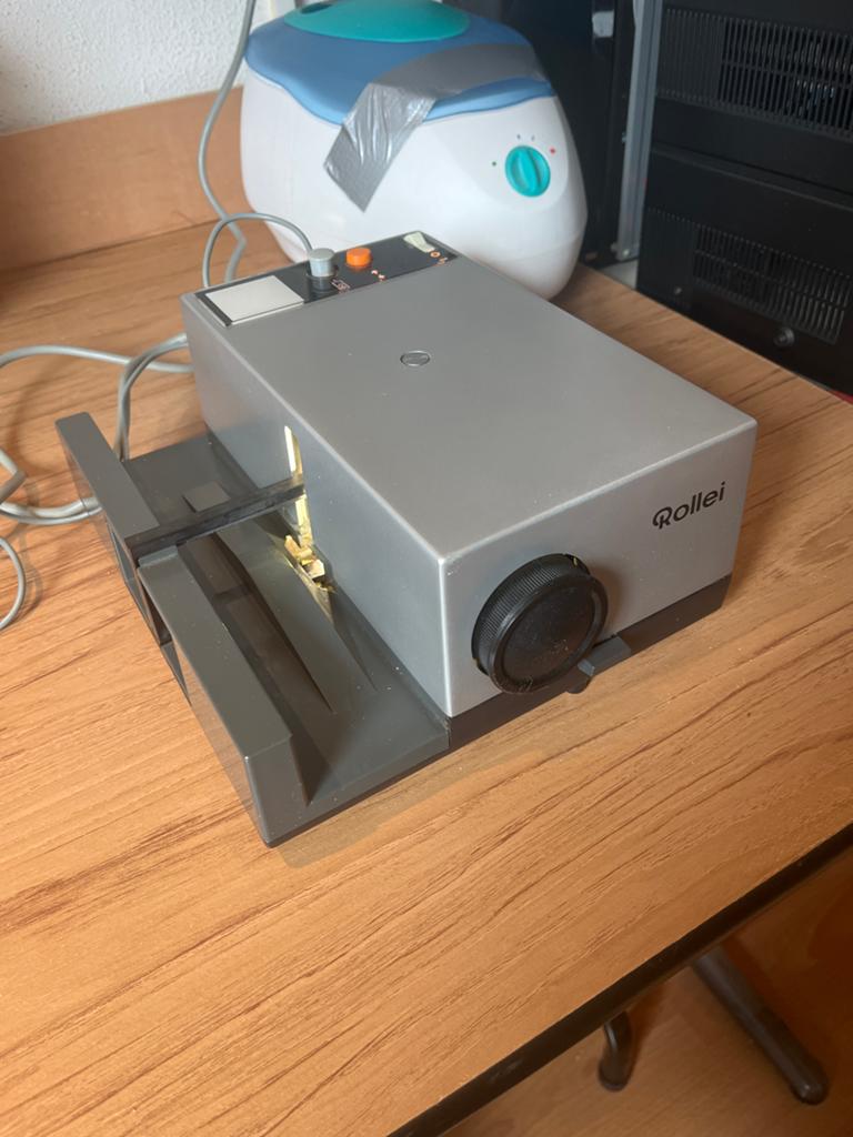 Rollei P350A Diaprojector - Goede staat, incl. netsnoer, Audio, Tv en Foto, Diaprojectors, Ophalen of Verzenden, Gebruikt