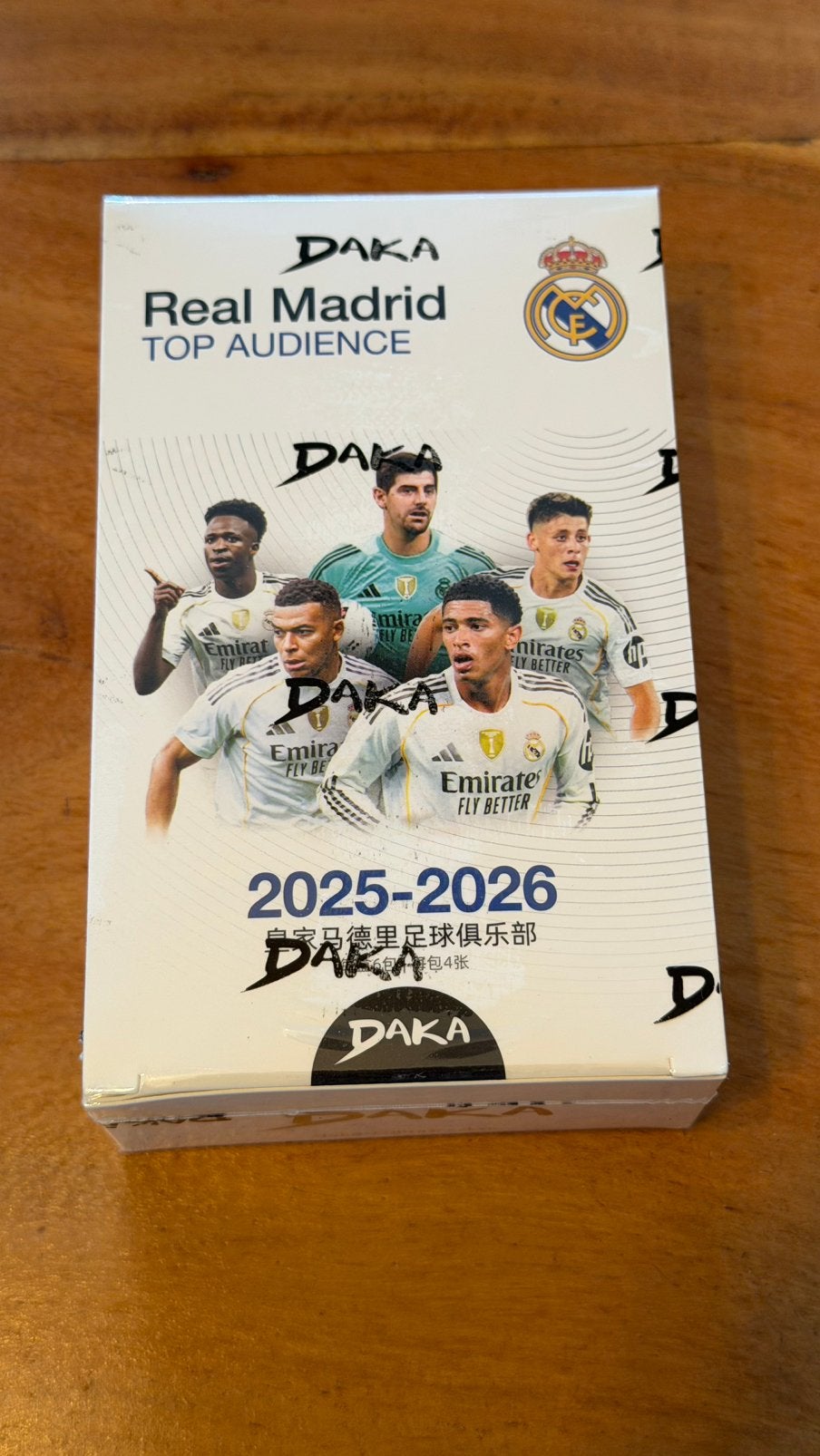DAKA Real Madrid Top Audience 2025/26 Sealed Box, Verzamelen, Ophalen of Verzenden, Nieuw, Buitenlandse clubs, Poster, Plaatje of Sticker