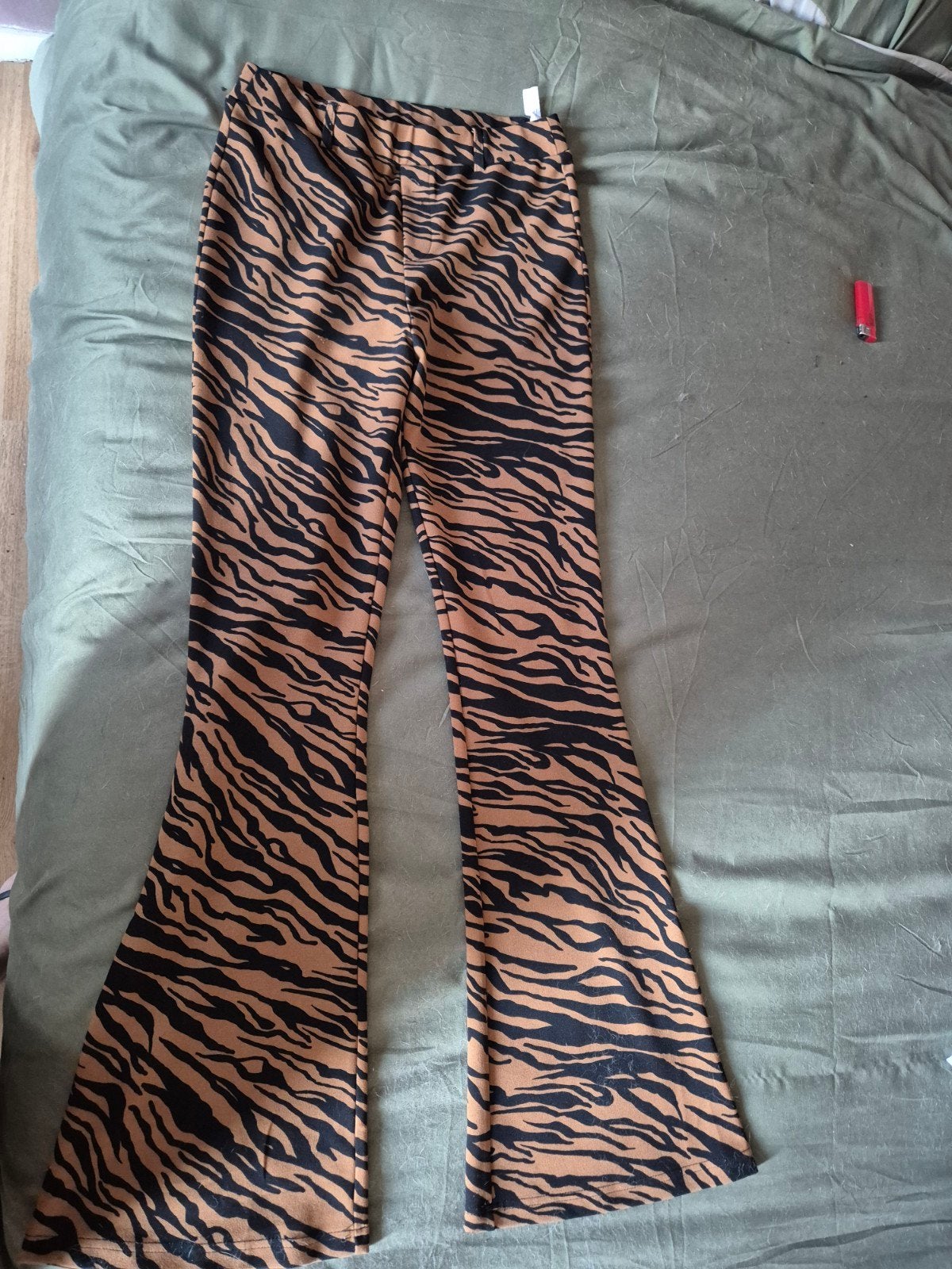 Bruine flared broek met zebraprint, Maat 38/40 (M), Bruin, Ophalen of Verzenden, Onbekend