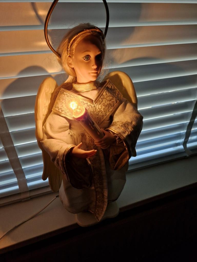 Engel met verlichting en beweegt de vleugels, Ophalen of Verzenden