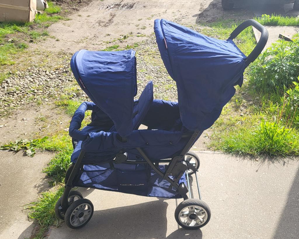 Dubbele buggy, Kinderen en Baby's, Buggy's, Ophalen, Gebruikt, Overige merken, Verstelbare rugleuning