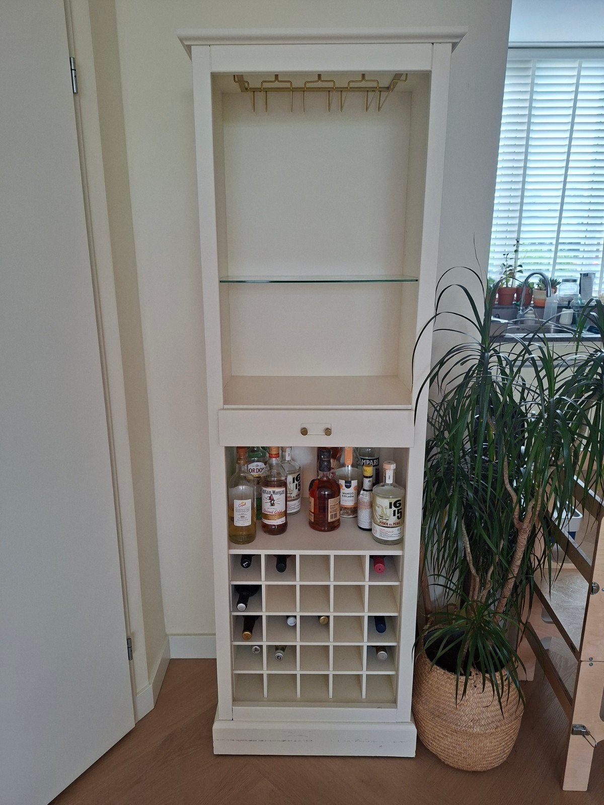 Gratis ophalen - Witte/creme kleurige buffetkast met glasrek, Ophalen