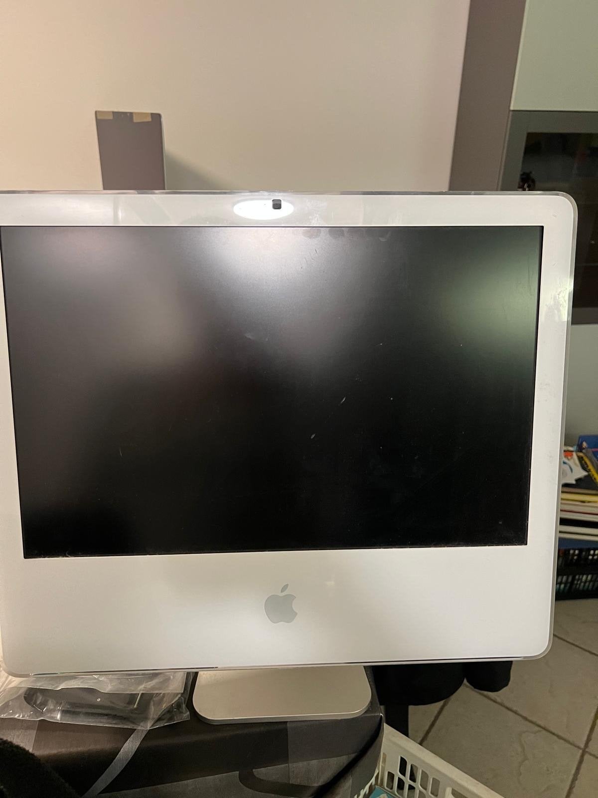 Klassieke Apple iMac G5 met VESA Mount Adapter, Computers en Software, Apple Desktops, Ophalen, Gebruikt, 20 inch, HDD