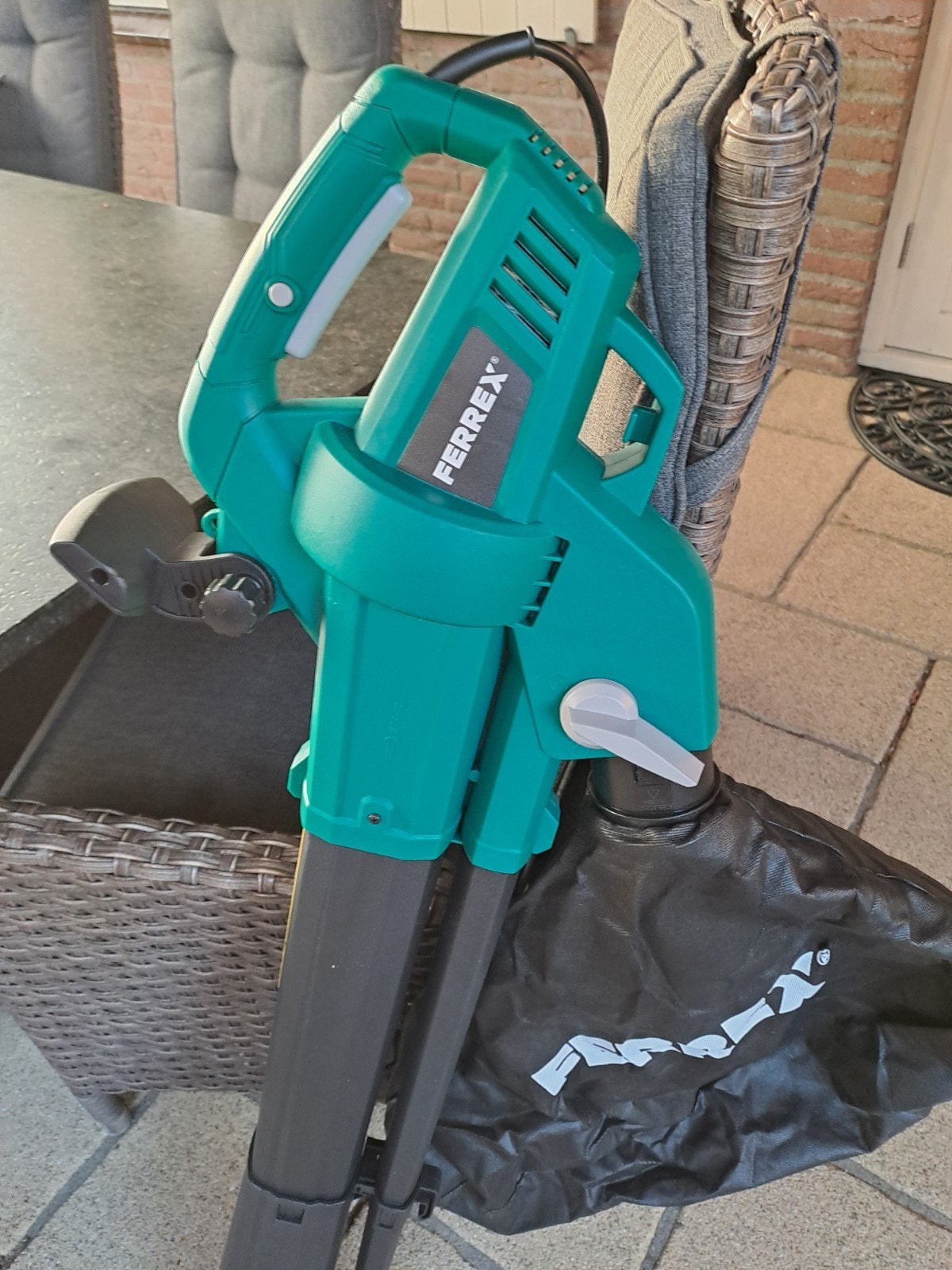 Ferrex Bladblazer met zuigfunctie - Nieuwstaat, Met opvangzak, Ferrex, Handgedragen, Nieuw