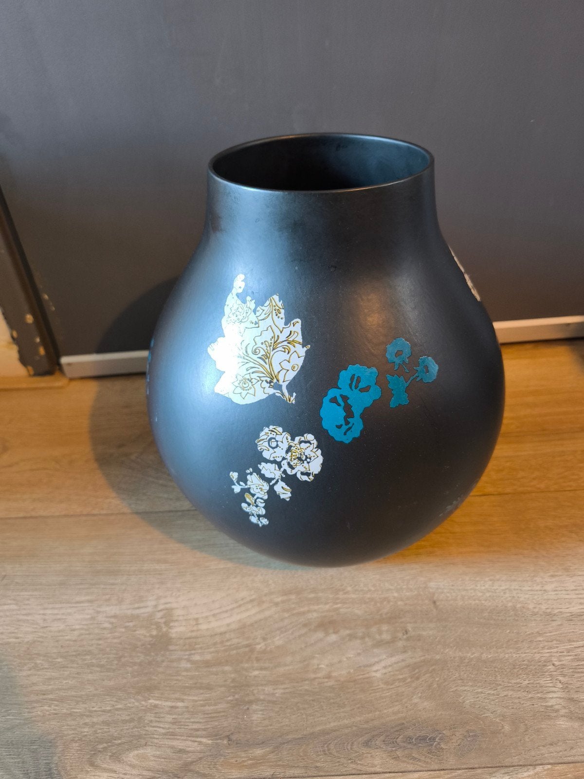 IKEA PS Jonsberg Vaas Hella Jongerius - Zwart met decor, Huis en Inrichting, Ophalen of Verzenden