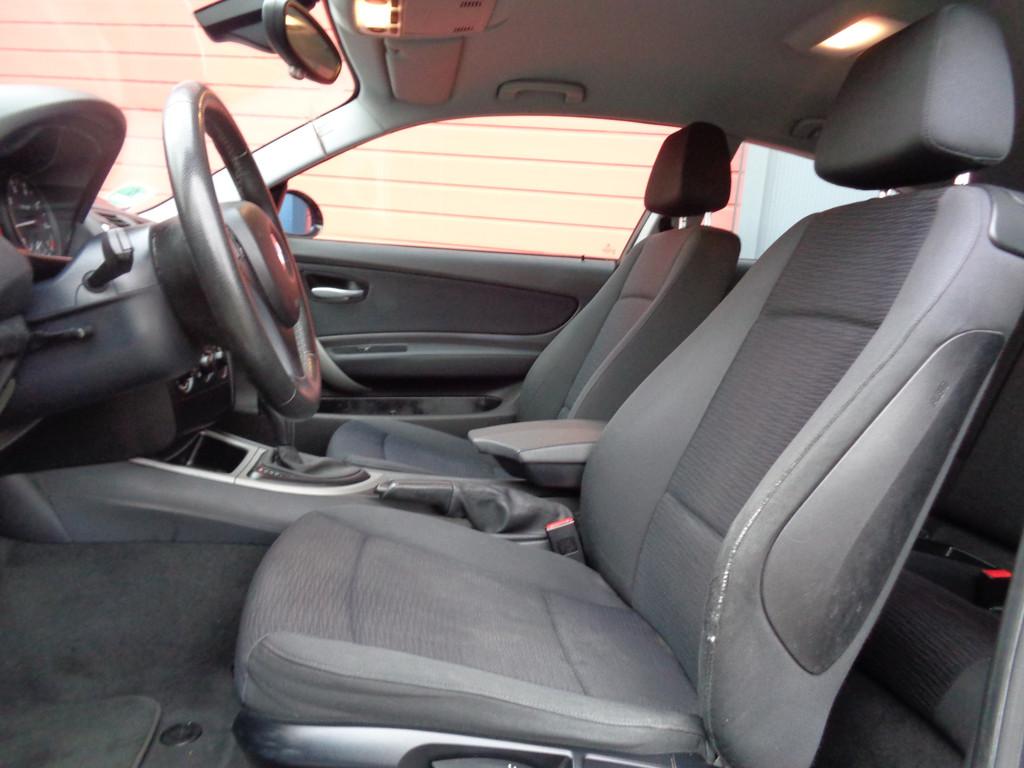 BMW 1-serie 118i Business Line 143PK Automaat Airco LMV NL-A, Achterwielaandrijving, 4 stoelen, Origineel Nederlands, 1265 kg