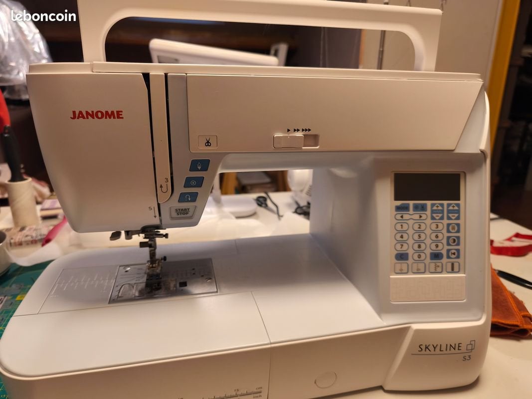 Janome Skyline S3, Hobby en Vrije tijd, Naaimachines en Toebehoren, Ophalen, Zo goed als nieuw, Naaimachine, Janome