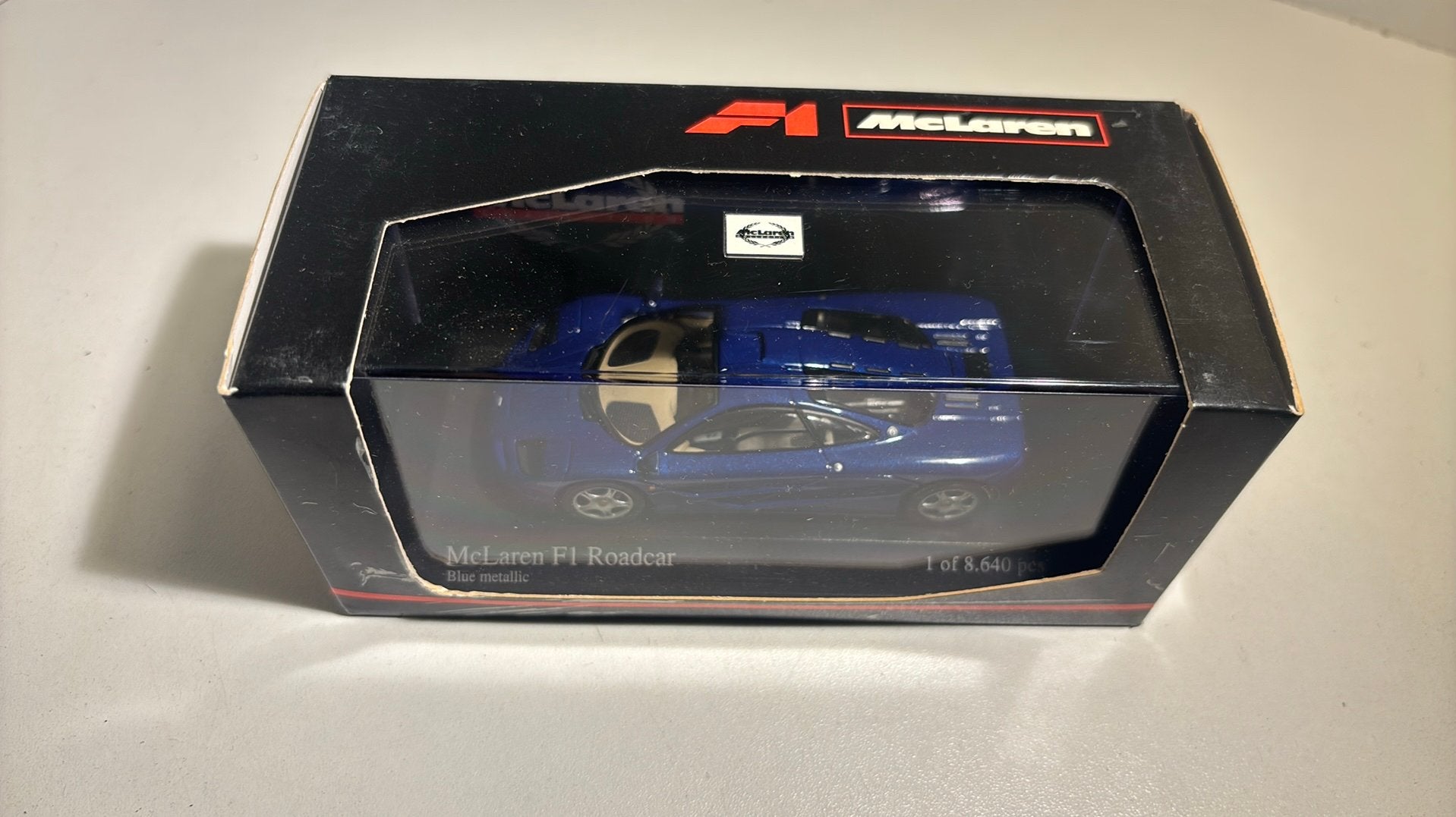 Mclaren f1 bleu roadcar minichamps 1.43, Auto, Ophalen of Verzenden, MiniChamps, A