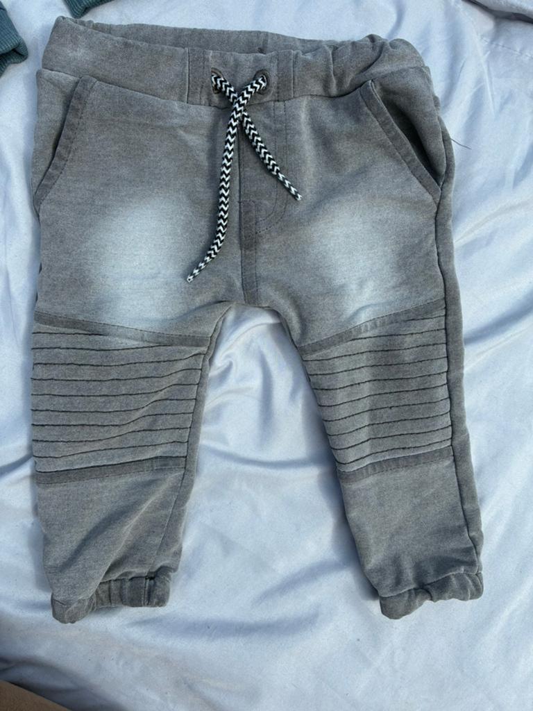 Prénatal Joggingbroekje Maat 68 Grijs, Kinderen en Baby's, Babykleding | Maat 68, Ophalen of Verzenden, Zo goed als nieuw, Jongetje