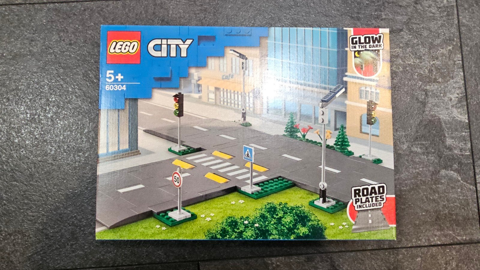 Nieuw ongeopend LEGO City 60304 Wegplaten, Ophalen of Verzenden, Nieuw, Overige merken
