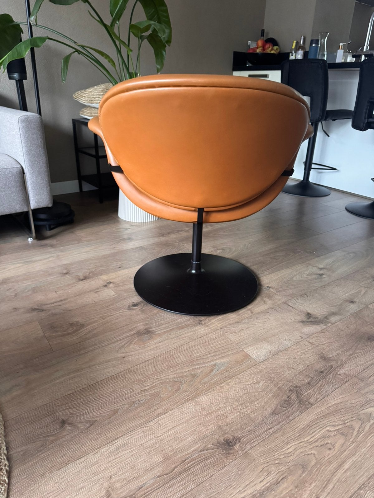 Artifort Tulip Midi fauteuil - Pierre Paulin, Ophalen, Luxe design, Gebruikt, Minder dan 75 cm