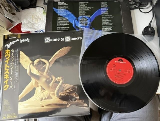 Whitesnake - Saints and Sinners japan lp + OBI + insert, Cd's en Dvd's, Vinyl | Hardrock en Metal, Inclusief obi, Ophalen of Verzenden