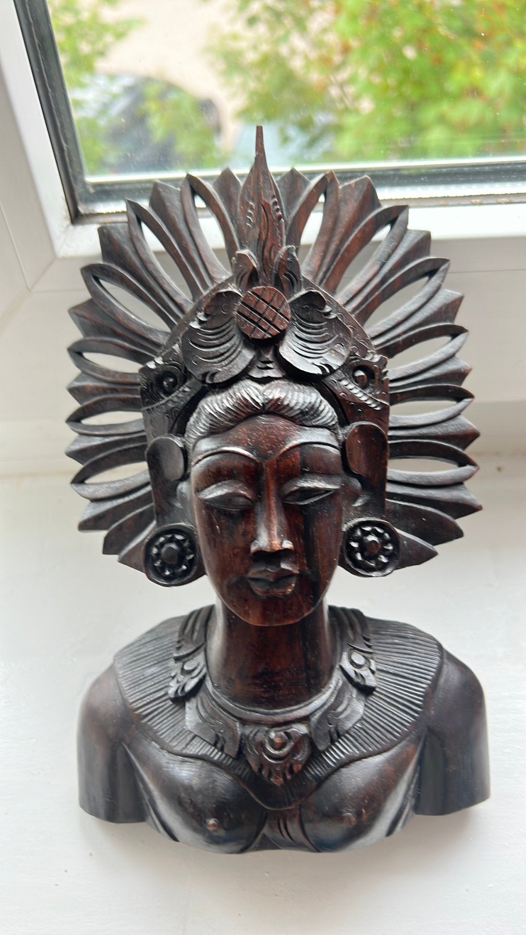 Borstbeeld uit Indonesië, Antiek en Kunst, Ophalen, Houtsnijwerk, Handgemaakt, 20 - 50 cm