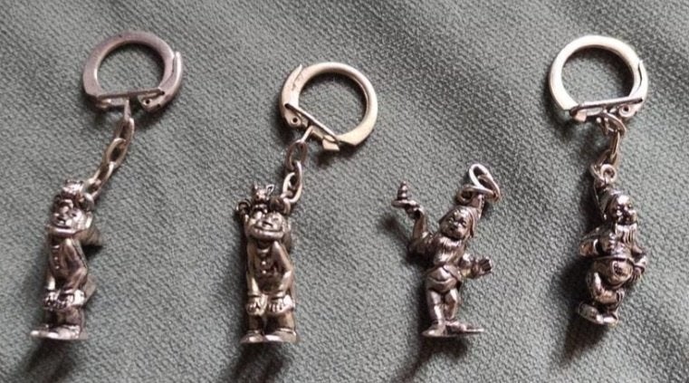 Efteling 3 metalen sleutelhangers jaren 60., Ophalen of Verzenden, Gebruikt, Beeldje of Poppetje