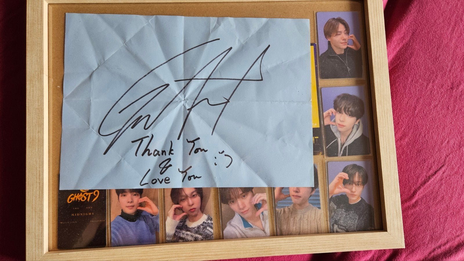 ghost 9 kpop group europe tour photocard and signed paper, Verzamelen, Muziek, Artiesten en Beroemdheden, Ophalen of Verzenden