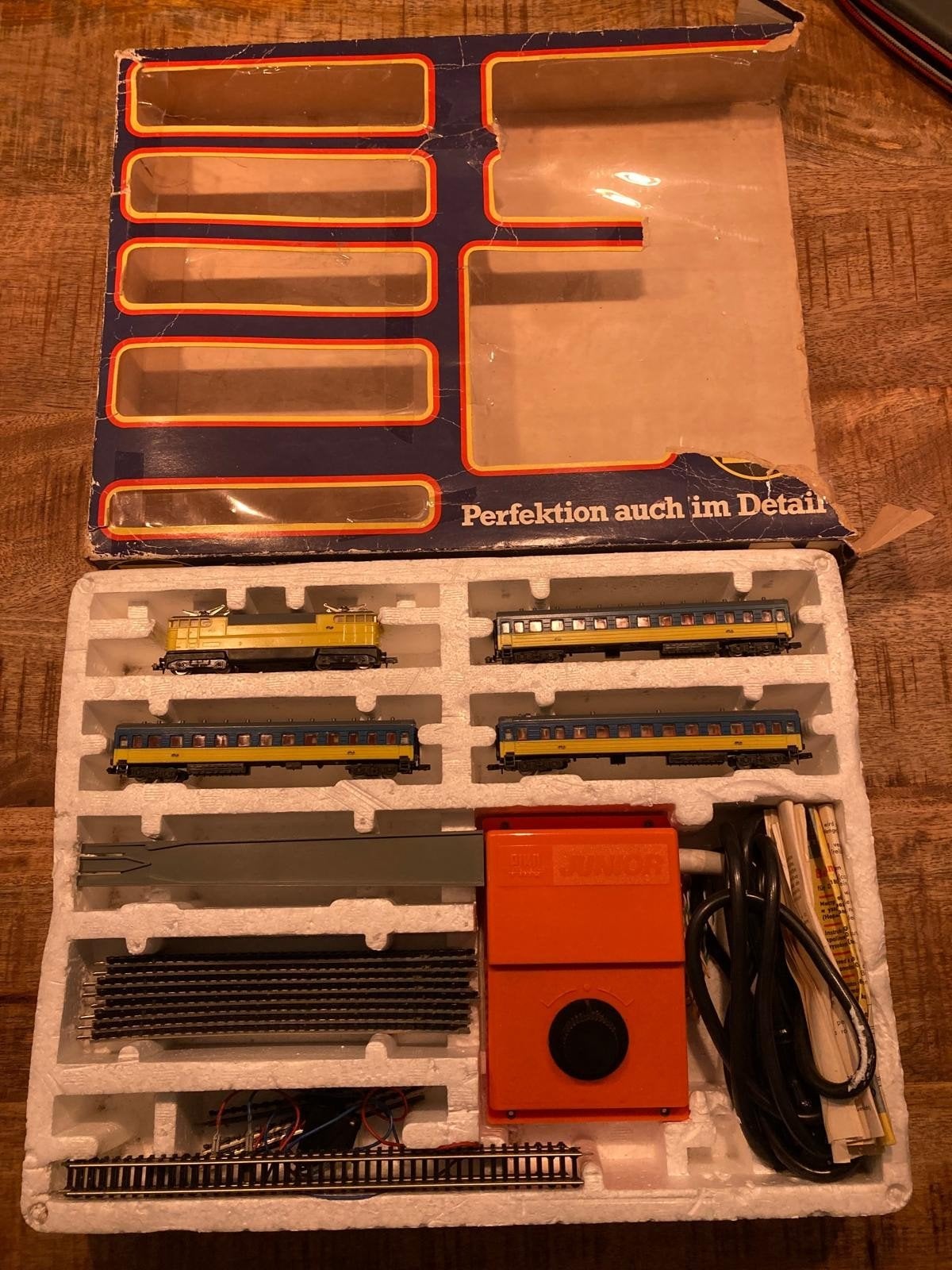 Piko N Spoor Complete Treinset met Locomotief en NS Wagons, Gelijkstroom, Analoog, Gebruikt, Treinset