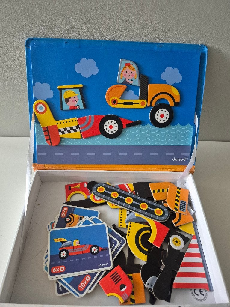 Janod magnetische voertuigen boek, Kinderen en Baby's, Ophalen of Verzenden, Gebruikt