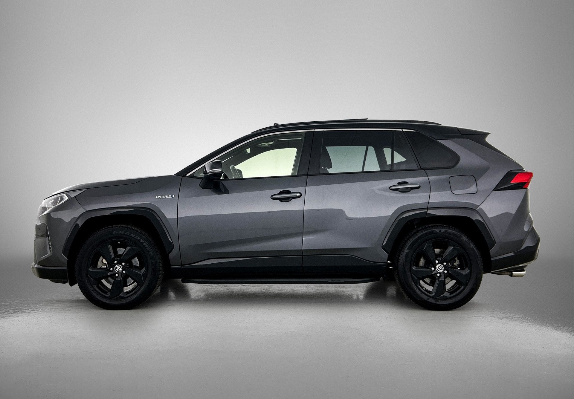 Foto 3 van Toyota RAV4 2.5 Hybrid Bi-Tone | Panoramadak | Trekhaak |