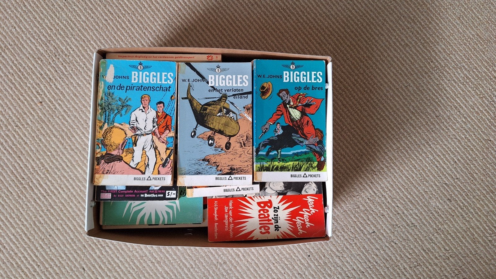 Biggles, Beatles, Katjangs ea jeugd- en 60ies boeken, Ophalen of Verzenden, Gelezen