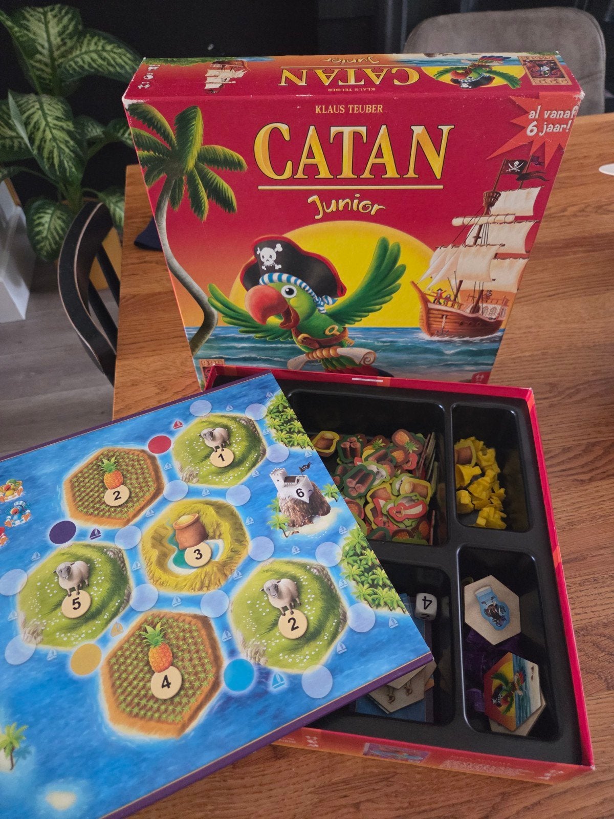 Catan Junior - Het populaire bordspel voor jonge piraten, Een of twee spelers, Ophalen, Zo goed als nieuw, 999 Games