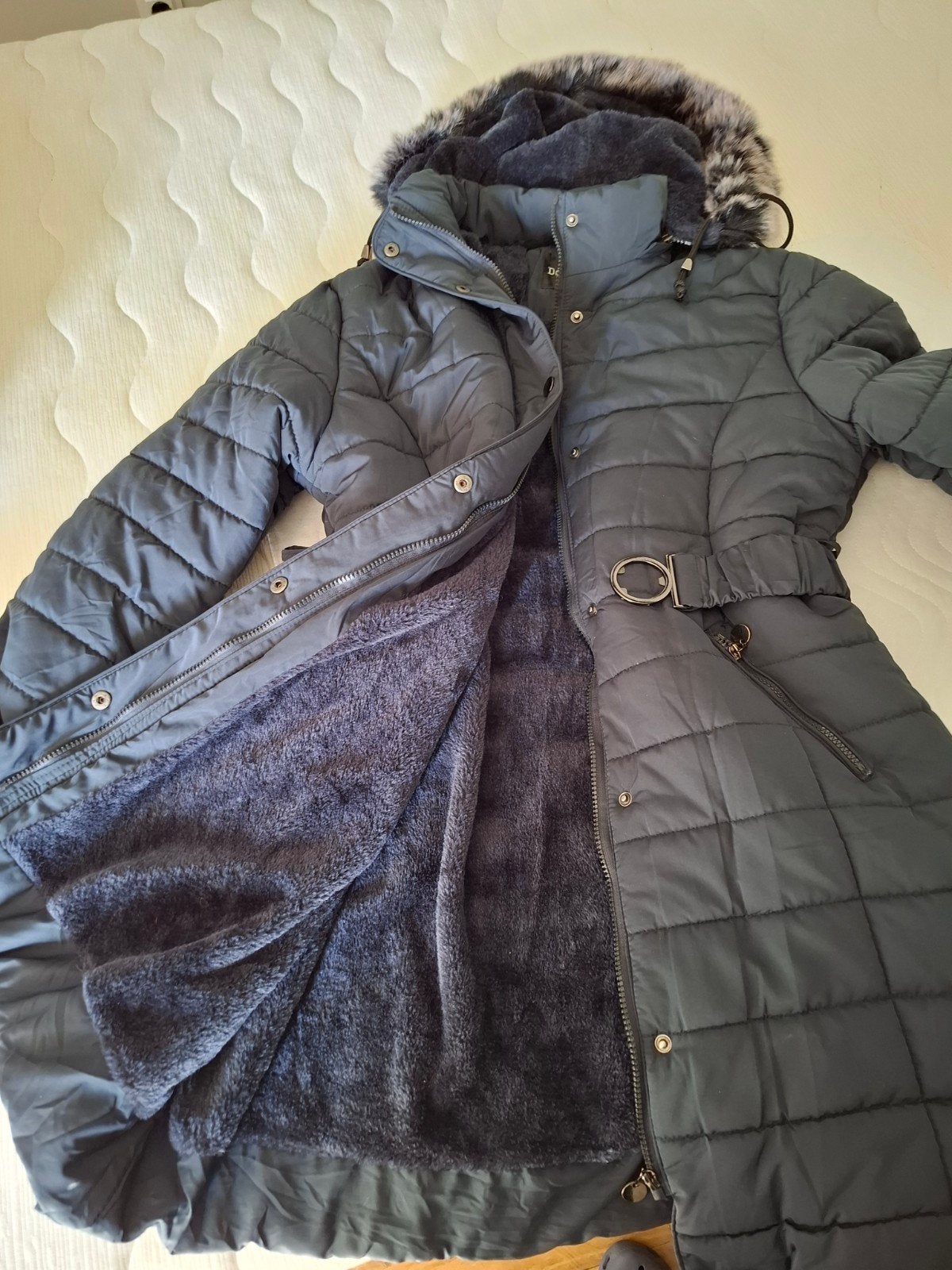 Warme winterjas met bontkraag en ceintuur, Maat 38/40 (M), Ophalen of Verzenden, Grijs, Onbekend