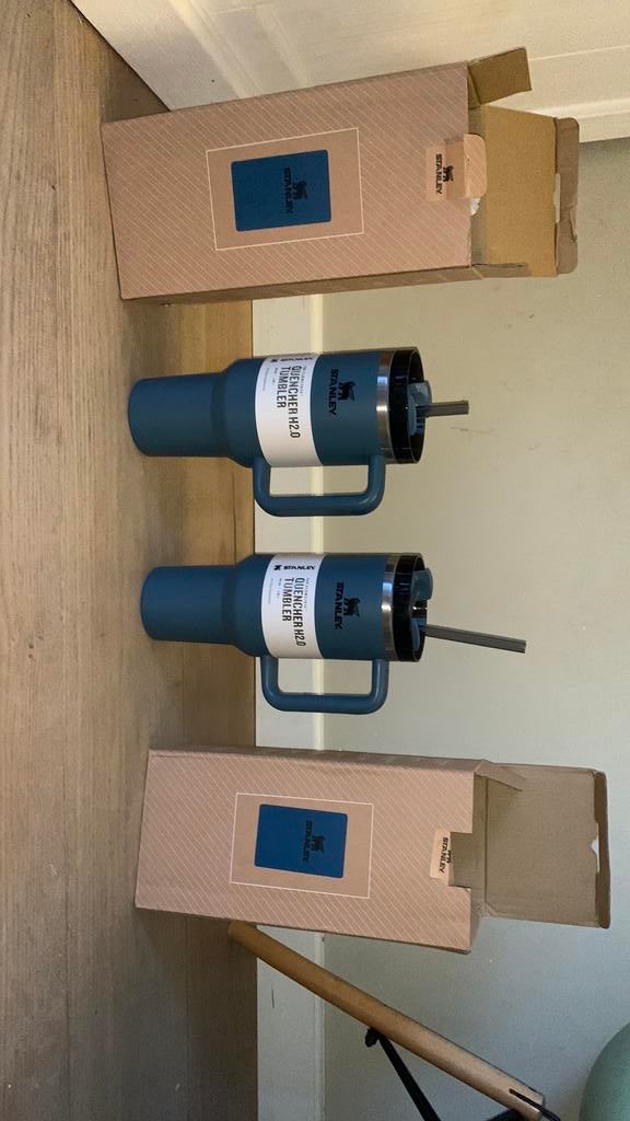 Stanley flow state tumbler cup 1,18l donker blauw quencher, Sport en Fitness, Bidons, Ophalen of Verzenden, Nieuw