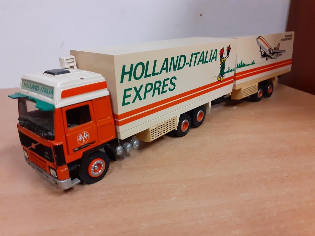 Volvo F12  Lievaart  Holland Italia Expres  Tekno, Ophalen of Verzenden, Zo goed als nieuw, Bus of Vrachtwagen, Tekno