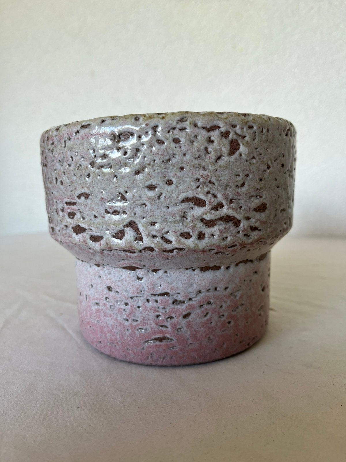 Vintage Zaalberg bloempot roze/grijs lava glazuur, Antiek en Kunst, Ophalen of Verzenden