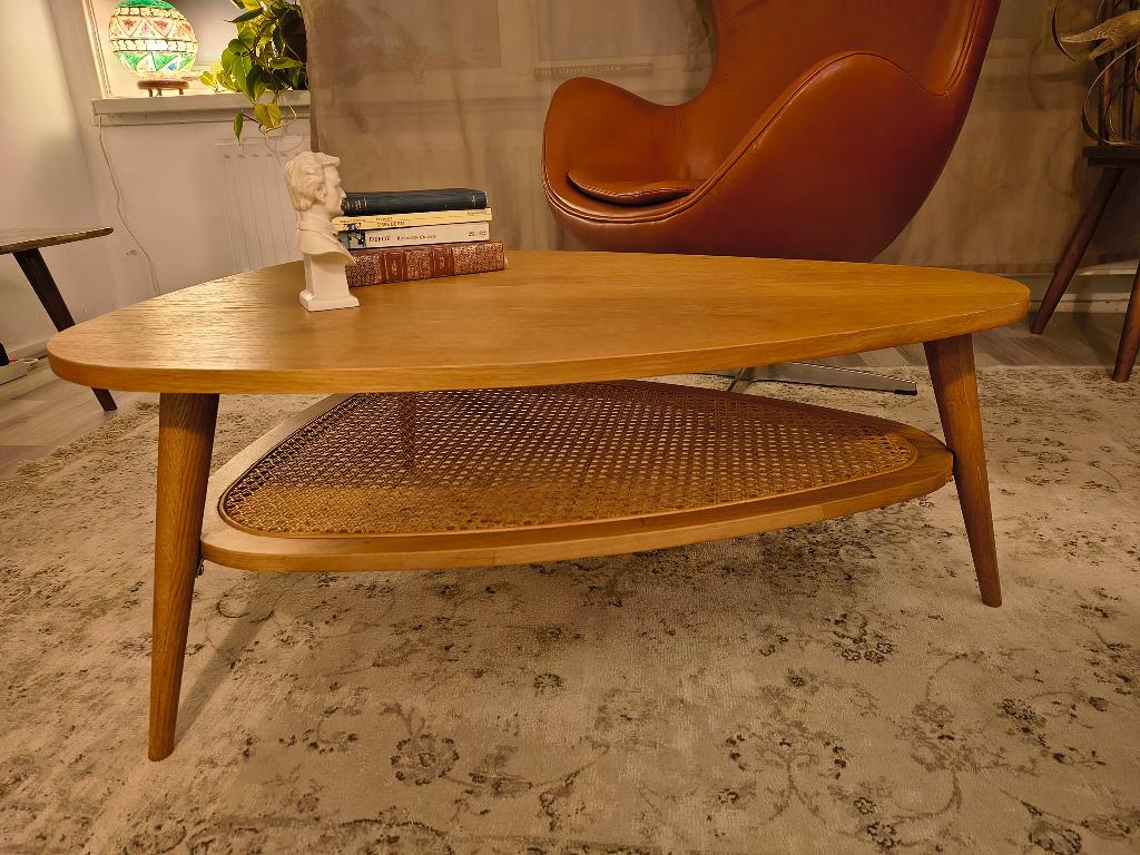 Vintage eiken salontafel met rieten vlechtwerk, Huis en Inrichting, Tafels | Salontafels, 100 tot 150 cm, Zo goed als nieuw, Onbekend