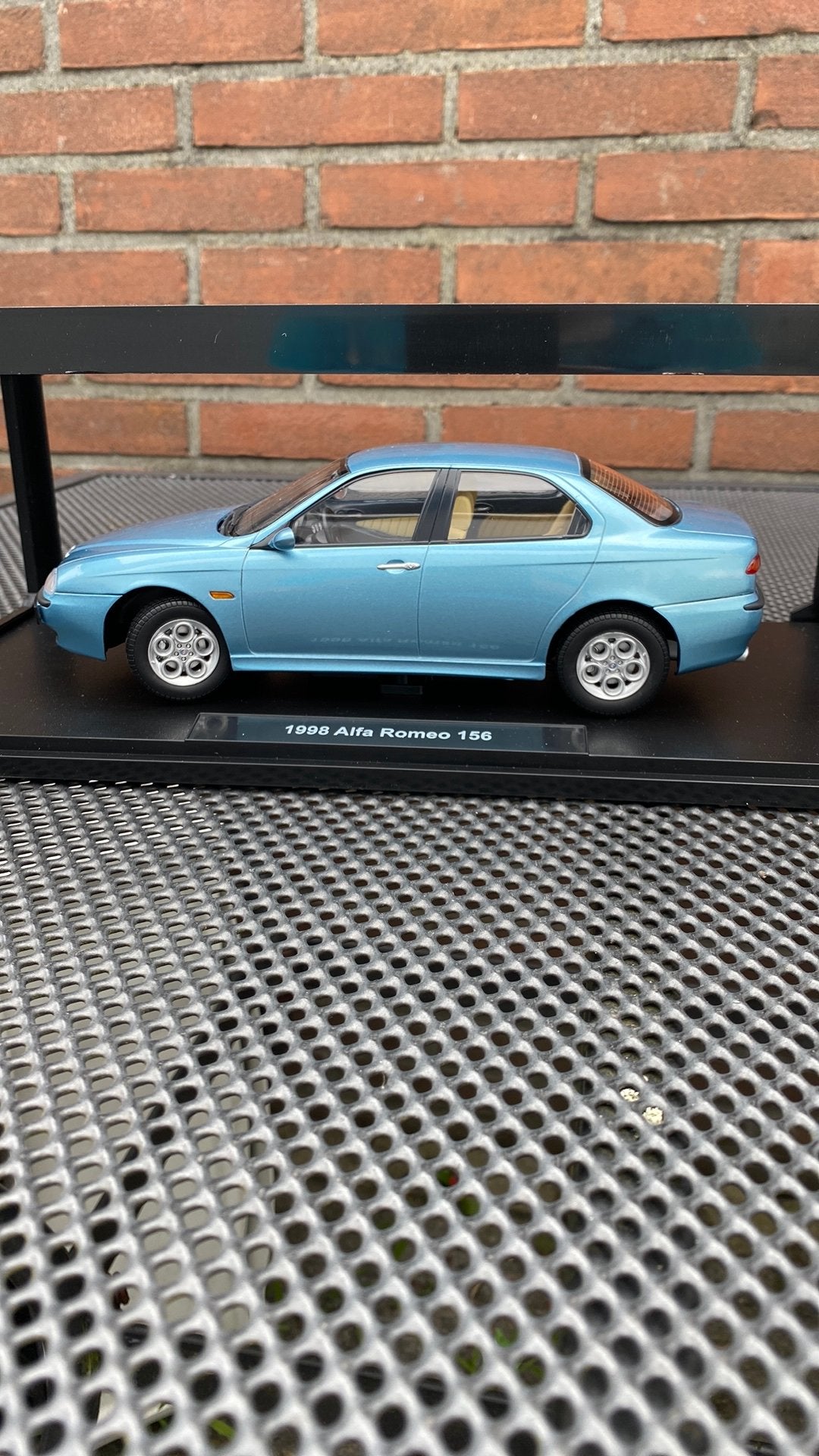Mooi Model Alfa Romeo 1/18, Ophalen of Verzenden, Zo goed als nieuw, Overige merken