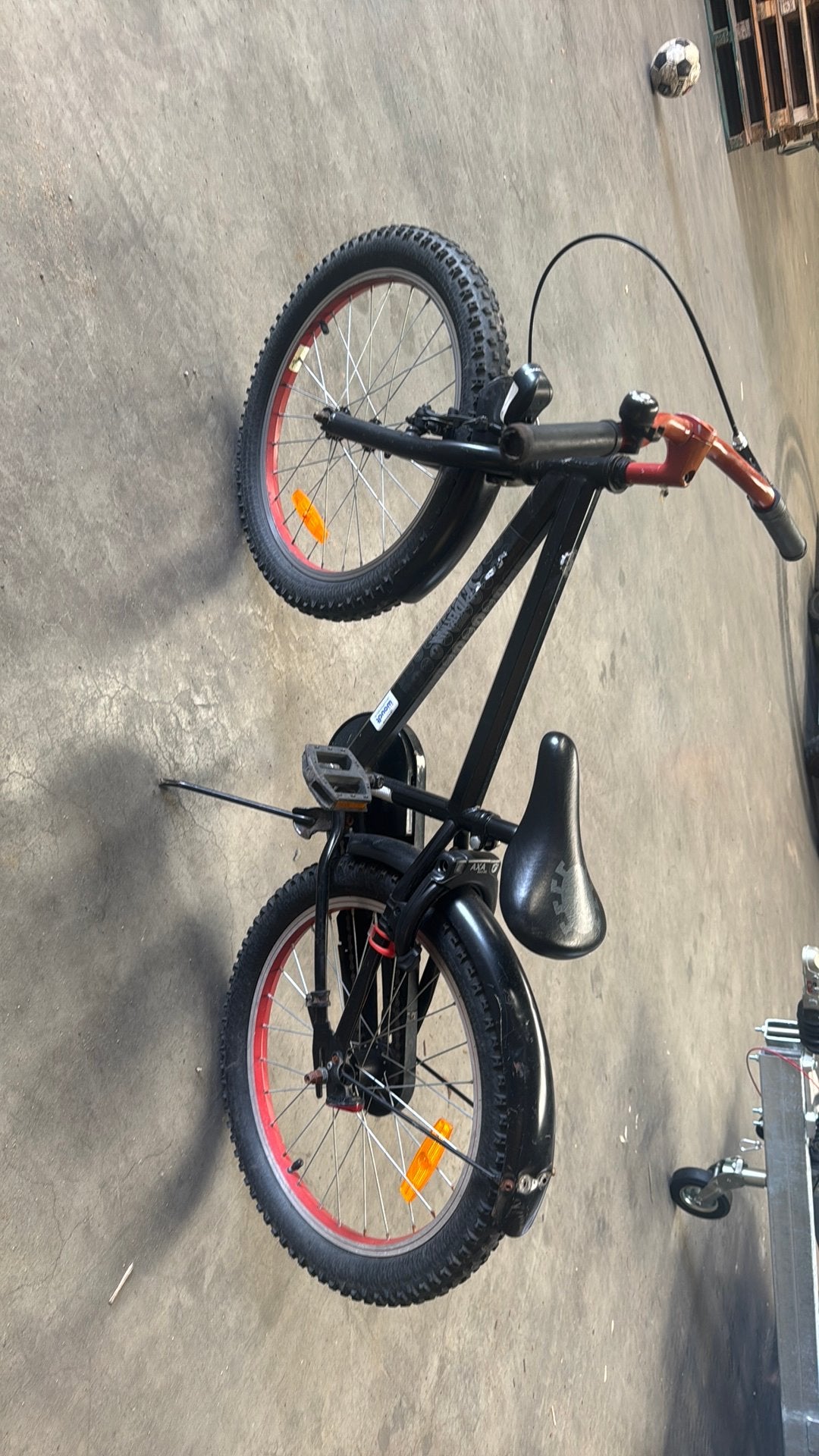 Stoere spiderman Kinderfiets!, Fietsen en Brommers, Ophalen, Gebruikt, Terugtraprem, 16 tot 20 inch