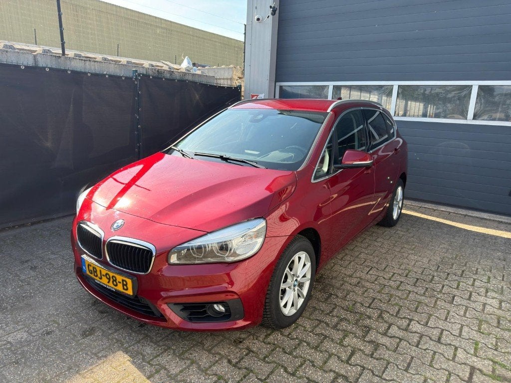 BMW 218i Active Tourer - 1.5 Benzine (Automaat) - 2018, Auto's, BMW, 1345 kg, Bi-Xenon koplampen, Bedrijf, 3 cilinders