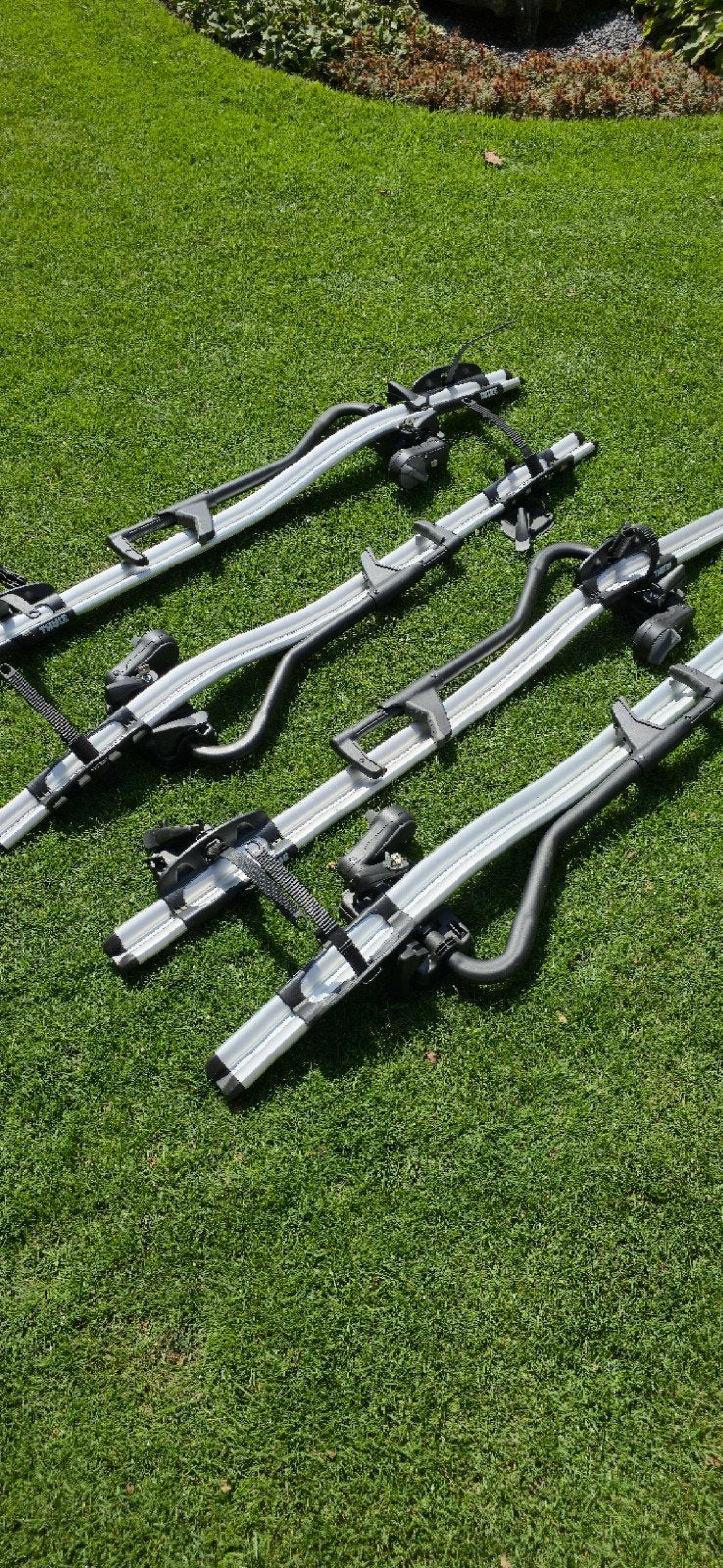 4 stuks Thule Fietsendragers 591, Auto diversen, Ophalen, 3 fietsen of meer, Zo goed als nieuw, Dakdrager