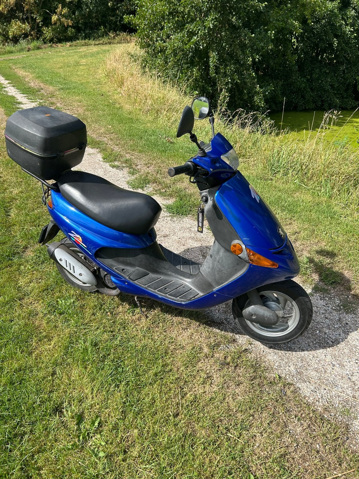 Peugeot zenith 50cc origineel geel kenteken, Fietsen en Brommers, Scooters | Peugeot, Ophalen, Overige modellen, Maximaal 45 km/u