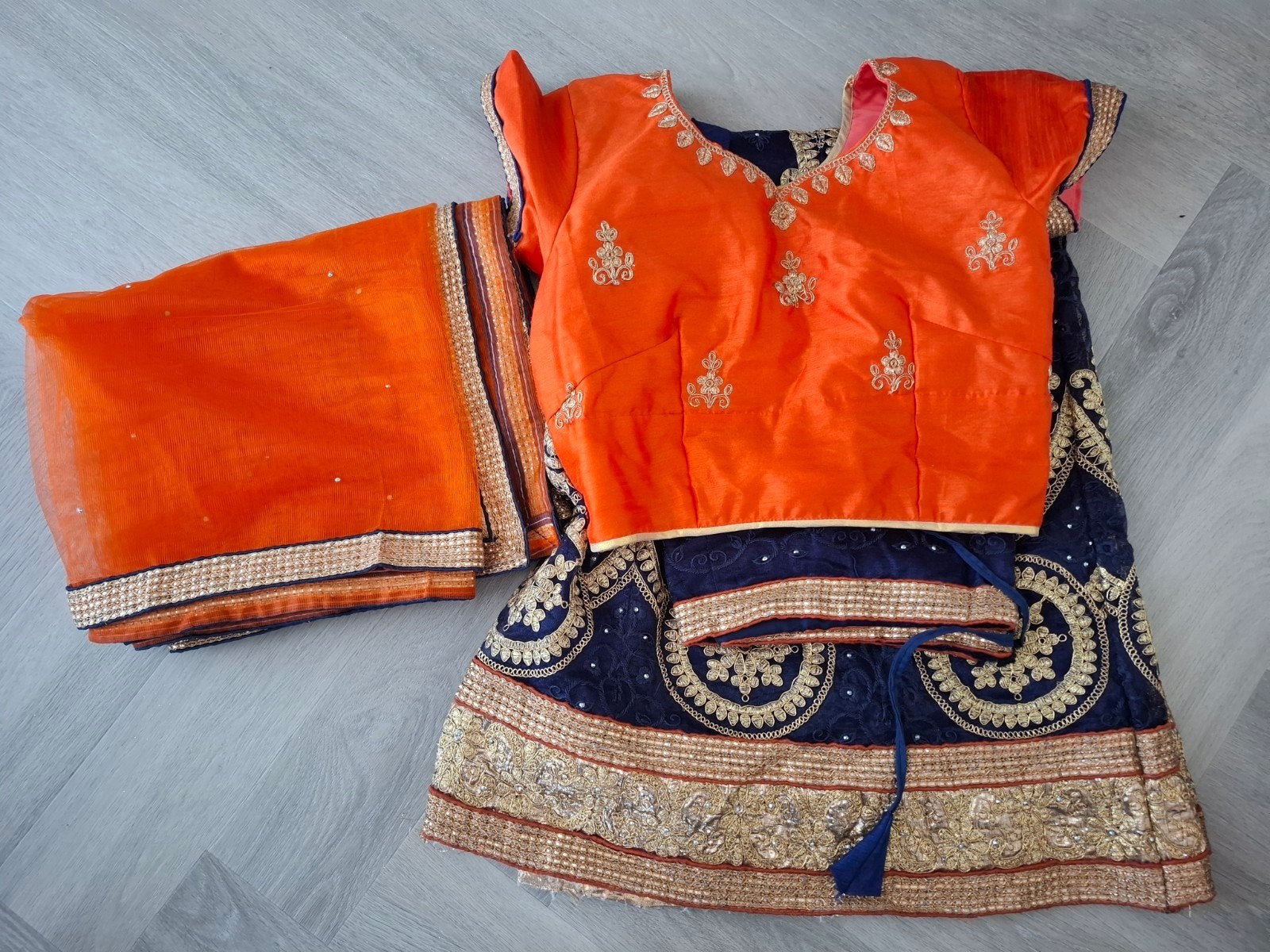 Prachtige Indiase Lehenga - Zo goed als nieuw, Ophalen of Verzenden, Zo goed als nieuw, Oranje, Overige typen