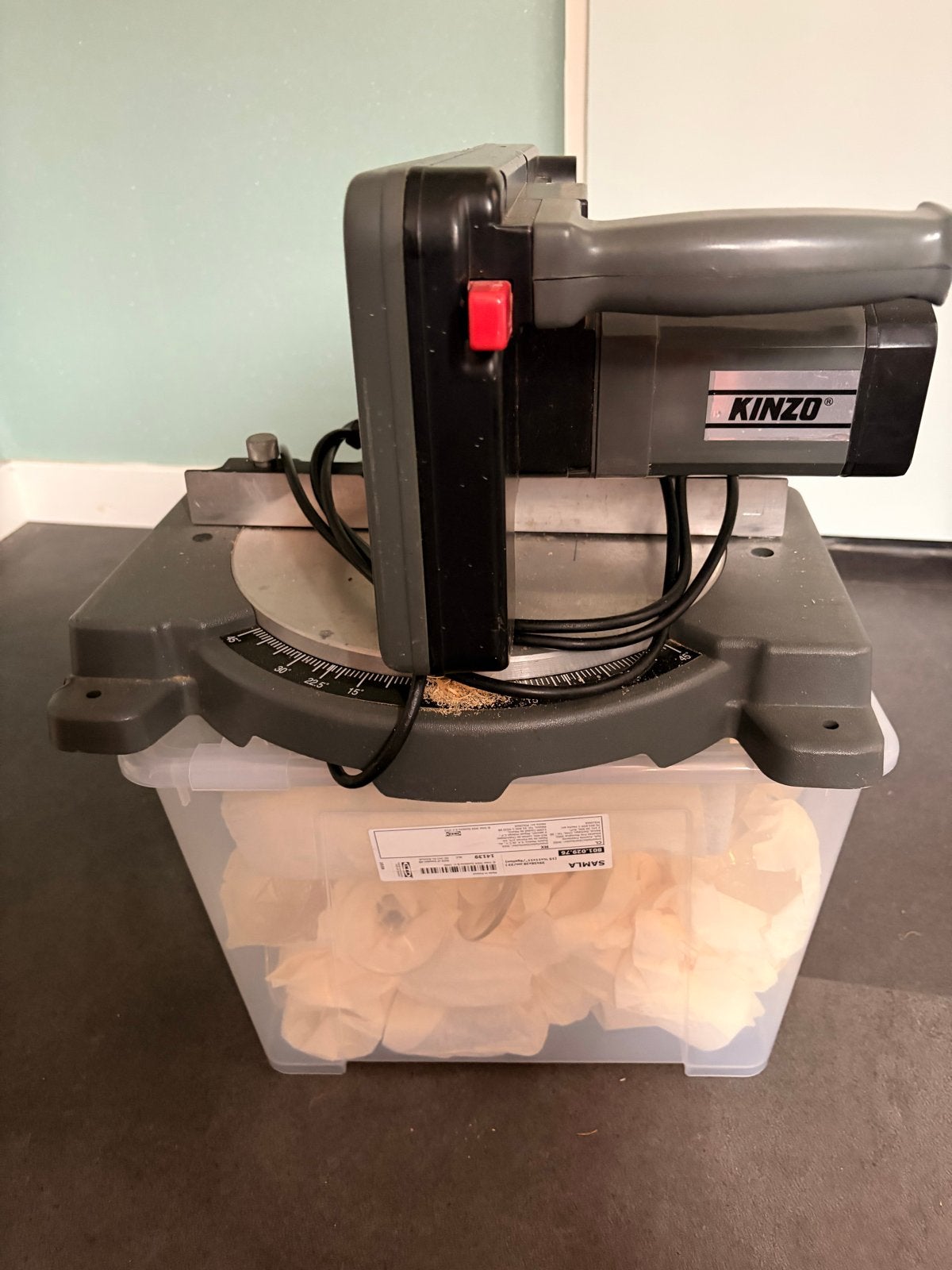 Kinzo Afkortzaag - Compact en Krachtig, Ophalen, Gebruikt, 600 tot 1200 watt, Afkortzaag